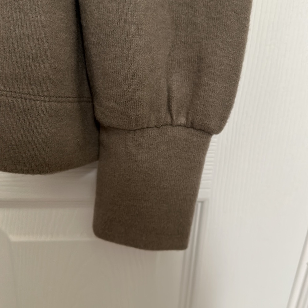 Women’s Long Sceep Scoop Neck Top - Picture 4 of 4